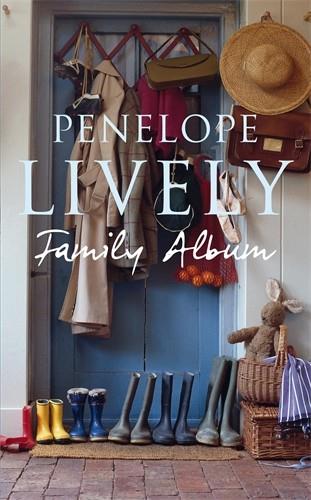 FAMILY ALBUM | 9780141041223 | LIVELY,PENELOPE